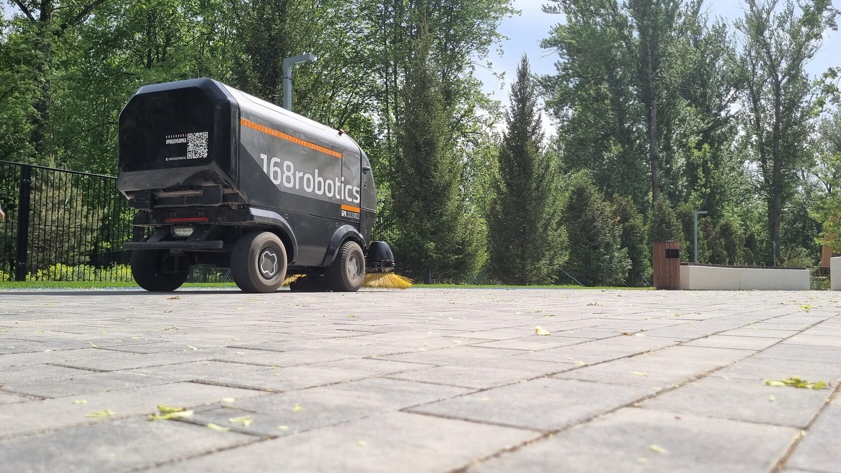 Робот-уборщик в Бухаре